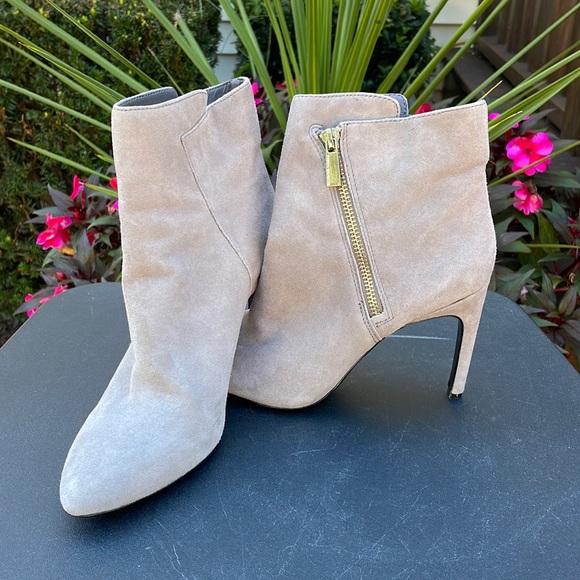 Vince Camuto Chantel Heeled Boots Gray Size 7 - Picture 1 of 6